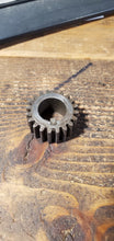 Load image into Gallery viewer, Share 14&quot; Conehead Tie-Bar Hendey Metal Lathe Compound Screw Feed Gear 20 Teeth