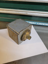 Load image into Gallery viewer, Penn Controls Pressure Switch 116B01, 1/4" NPT, Open 150 Close 120 PSIG - Works