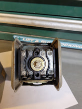 Load image into Gallery viewer, Penn Controls Pressure Switch 116B01, 1/4" NPT, Open 150 Close 120 PSIG - Works